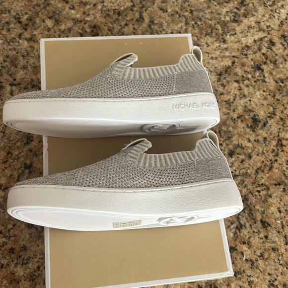 New Michael Kors Juno slip on sneaker (champagne) - Picture 4 of 14